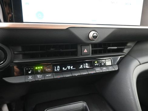 Used 2026 Toyota Crown AWD/4WD image 16