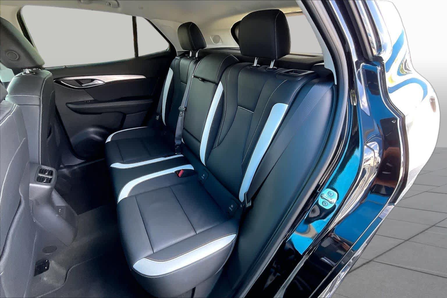 Used 2025 Buick Envision Sport Touring AWD/4WD image 19