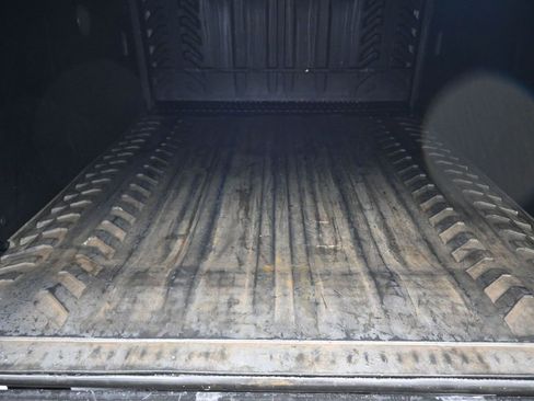 Used 2013 Chevrolet Avalanche LTZ image 16