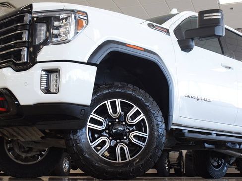 Used 2020 GMC Sierra 2500 AT4 w/ AT4 Premium Package AWD/4WD image 9