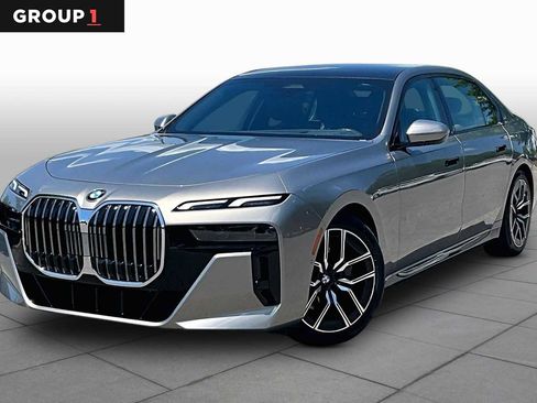 Certified 2025 BMW 740i RWD image 1