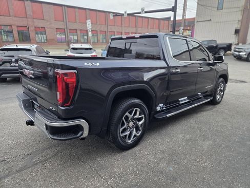 Used 2022 GMC Sierra 1500 SLT w/ SLT Premium Plus Package image 10