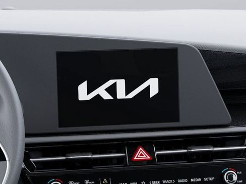 Certified 2025 Kia Niro LX image 20