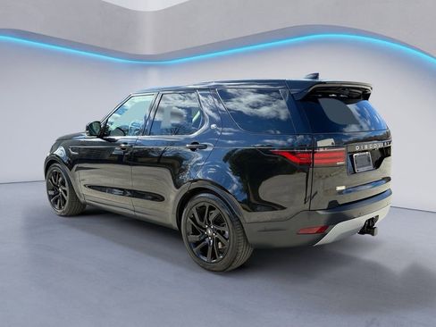Used 2024 Land Rover Discovery S image 3