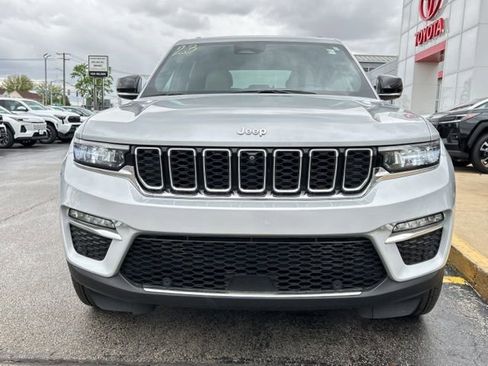 Used 2023 Jeep Grand Cherokee Limited w/ Luxury Tech Group II AWD/4WD image 2