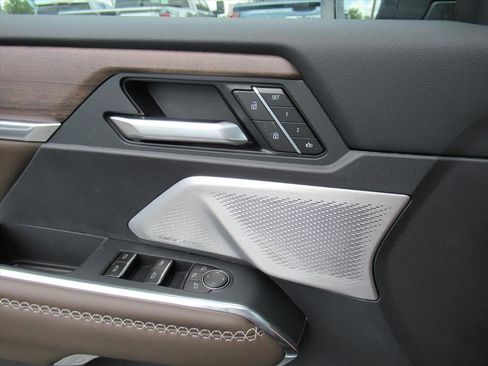 New 2026 GMC Acadia Denali Ultimate FWD image 22