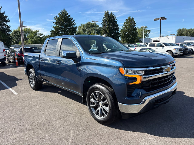 Used 2022 Chevrolet Silverado 1500 LT AWD/4WD image 5