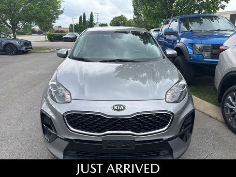 Used 2022 Kia Sportage LX FWD image 2