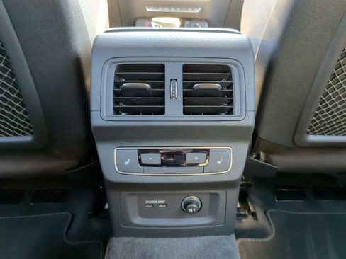 Used 2023 Audi SQ5 Prestige w/ Prestige Package image 35