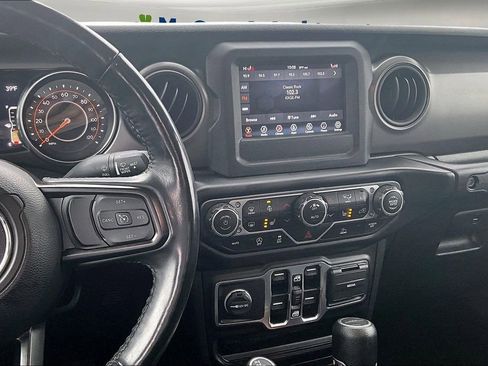 Used 2021 Jeep Gladiator Sport image 11