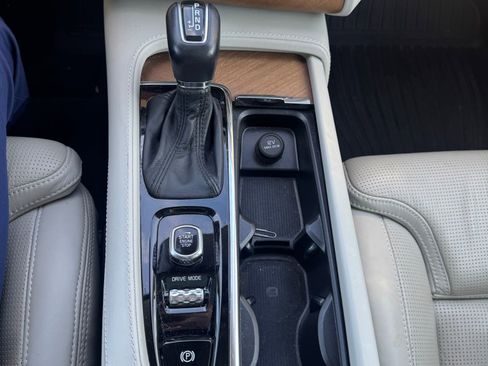 Used 2018 Volvo XC90 T6 Inscription w/ Convenience Package image 7