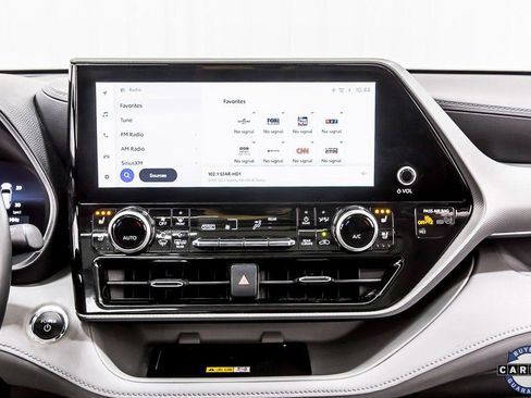 Used 2023 Toyota Highlander Platinum image 18