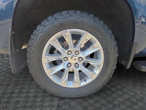 Used 2019 Chevrolet Silverado 1500 LTZ w/ LTZ Premium Package AWD/4WD image 39