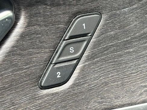 Used 2022 Jeep Grand Cherokee L Limited AWD/4WD image 8