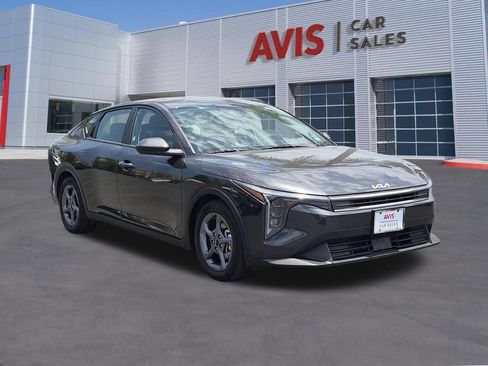 Used 2025 Kia K4 FWD image 3