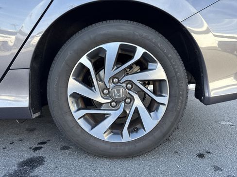 Used 2017 Honda Civic EX image 3