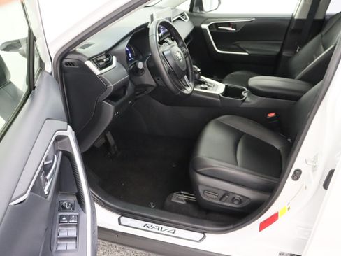 Certified 2025 Toyota RAV4 XLE Premium AWD/4WD image 14