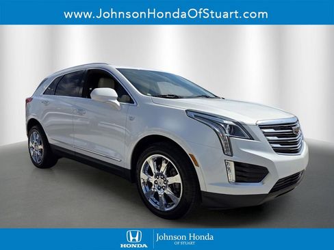Used 2017 Cadillac XT5 FWD image 1