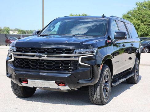 Used 2022 Chevrolet Suburban Z71 w/ Luxury Package image 6