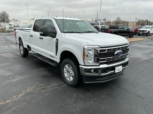 New 2026 Ford F350 XLT image 2