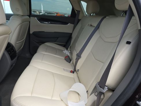 Used 2020 Cadillac XT5 Premium Luxury FWD image 9