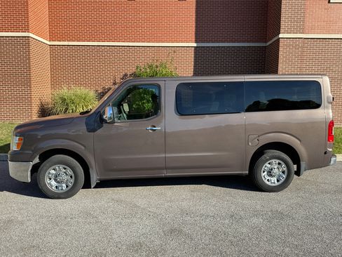 Used 2018 Nissan NV 3500 SV w/ Navigation Package image 6