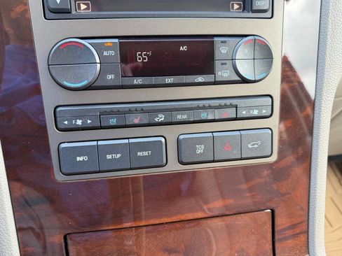 Used 2013 Lincoln Navigator 2WD w/ HD Trailer Tow Pkg image 39