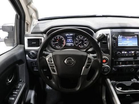 Used 2018 Nissan Titan PRO-4X AWD/4WD image 14