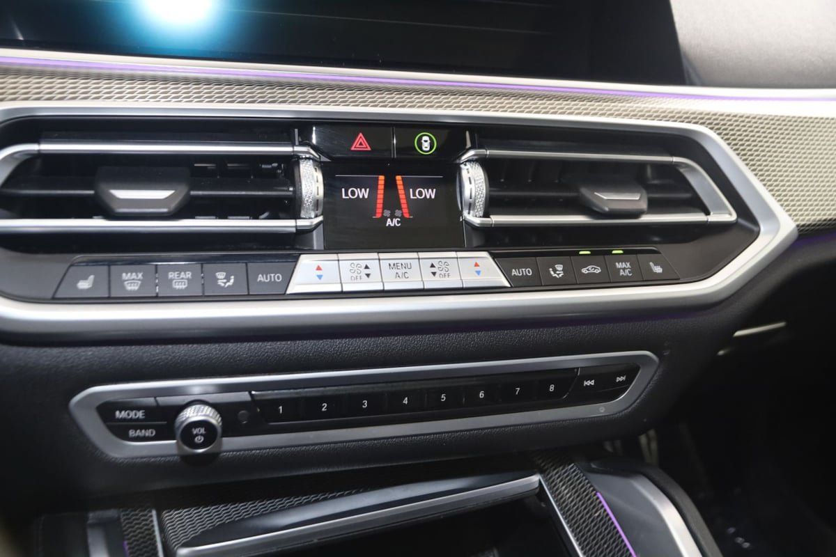 Used 2023 BMW X6 xDrive40i w/ M Sport Package AWD/4WD image 31