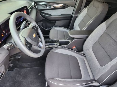 Used 2025 Chevrolet TrailBlazer LS w/ LS Convenience Package FWD image 4