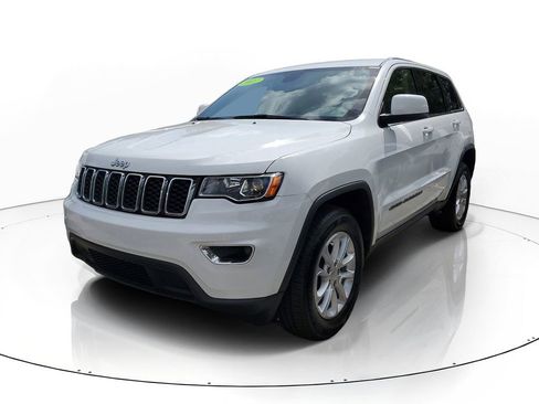 Used 2022 Jeep Grand Cherokee Laredo E w/ Security & Convenience Group AWD/4WD image 3
