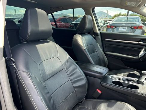 Used 2019 Nissan Altima 2.5 SL FWD image 18