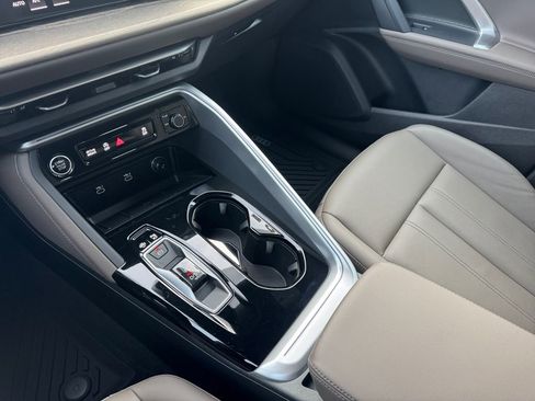 Used 2025 Audi Q5 Premium Plus w/ Premium Plus image 17