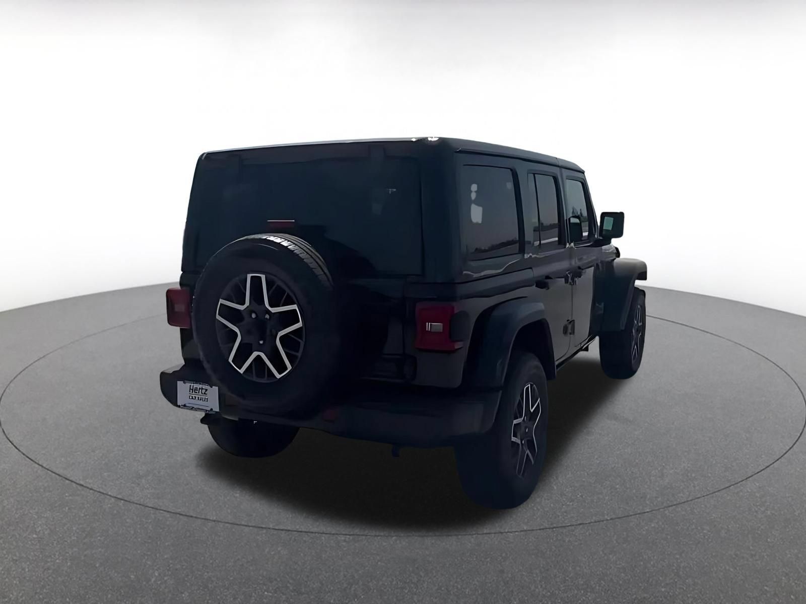 Used 2025 Jeep Wrangler Unlimited Sahara AWD/4WD image 14