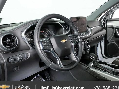 Certified 2025 Chevrolet Blazer LT FWD image 4