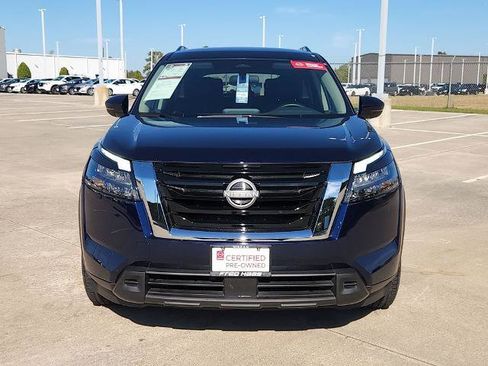 Certified 2025 Nissan Pathfinder SV image 9