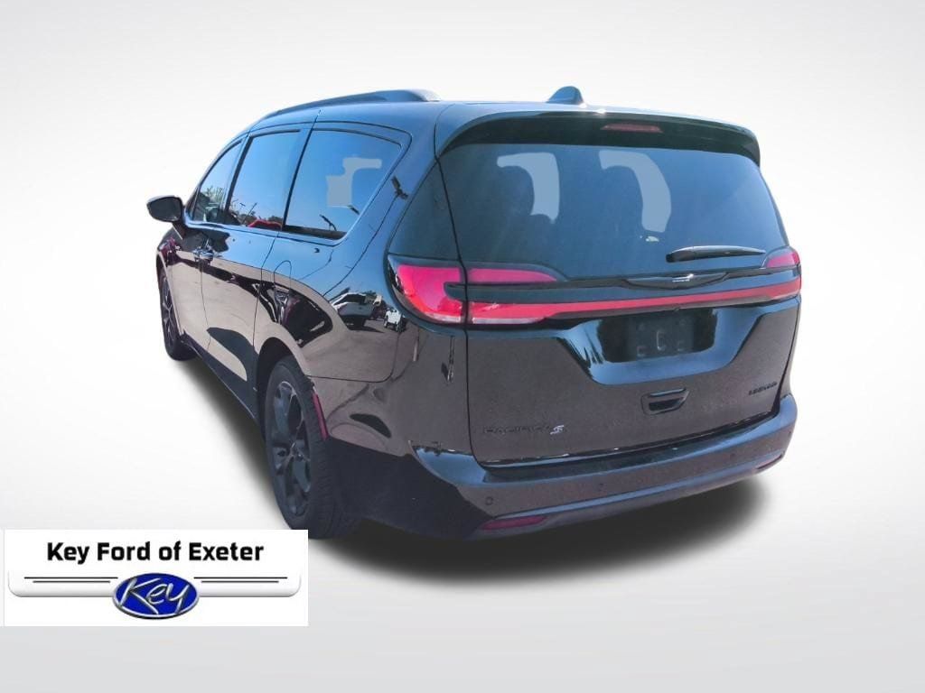 Used 2025 Chrysler Pacifica Limited FWD image 9