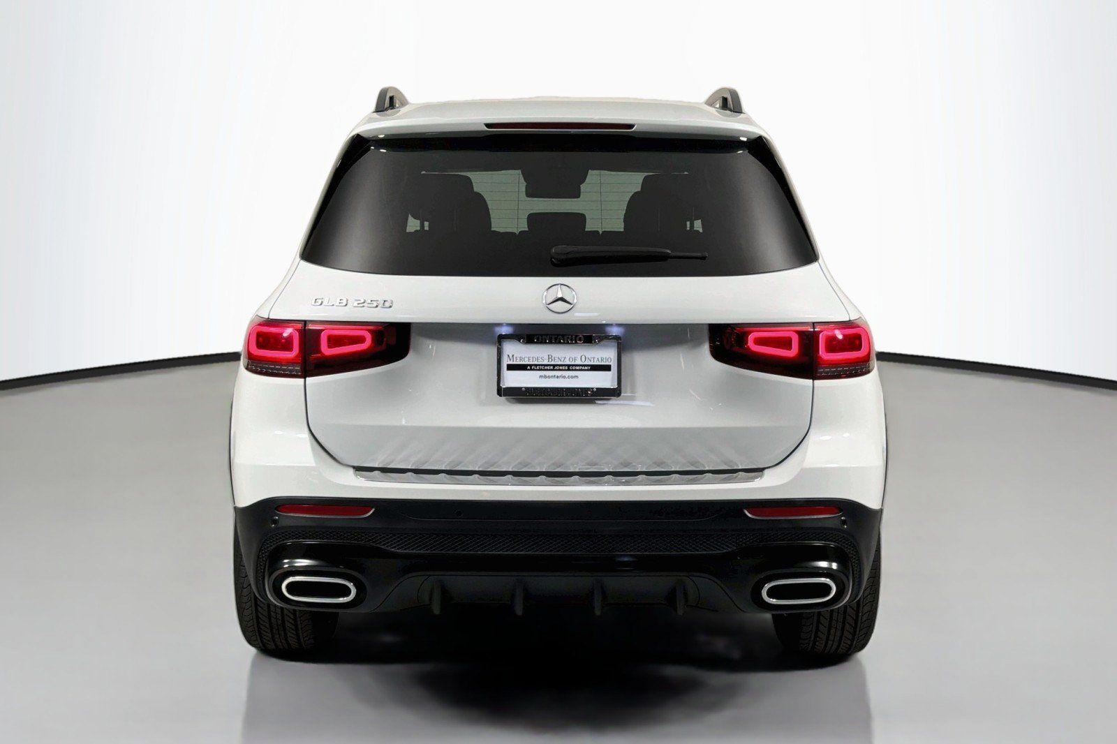 Used 2023 Mercedes-Benz GLB 250 image 3
