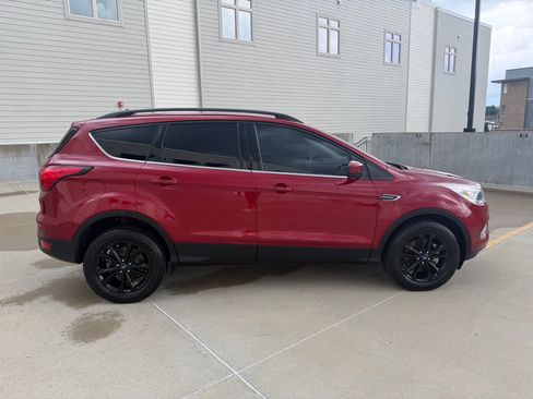 Used 2019 Ford Escape SEL AWD/4WD image 2