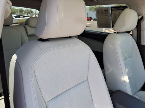 Used 2019 Volkswagen Tiguan SEL FWD image 12