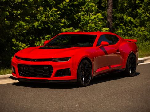 Used 2017 Chevrolet Camaro ZL1 RWD image 21