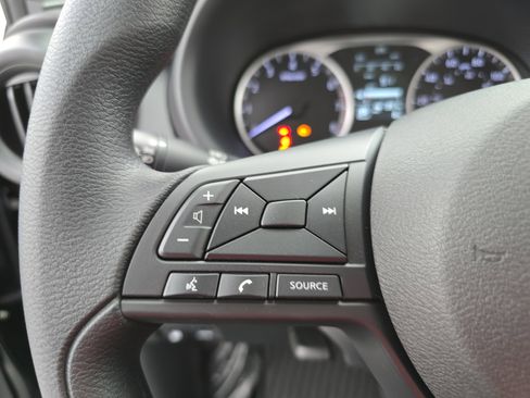 New 2025 Nissan Kicks Play S image 16