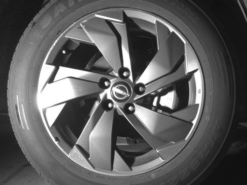 Used 2025 Nissan Rogue SV FWD image 13