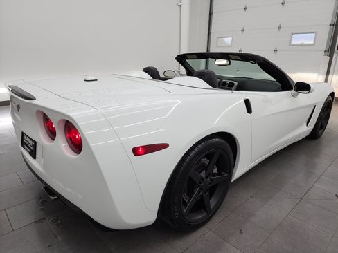 Used 2005 Chevrolet Corvette Convertible w/ Preferred Equipment Group RWD image 48