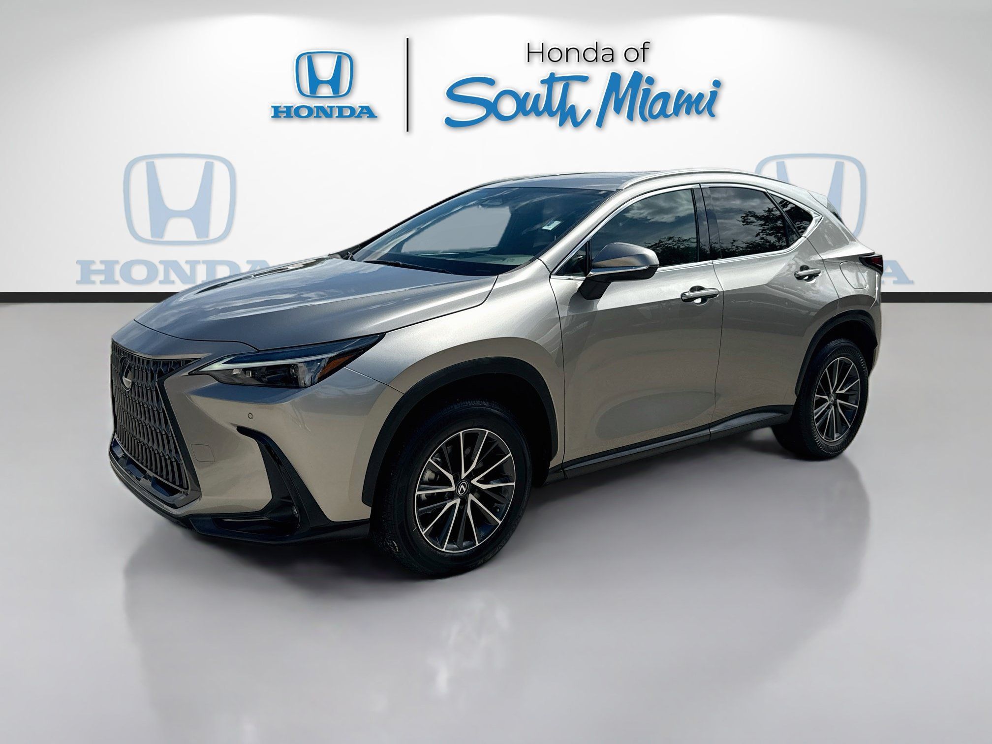 Used 2024 Lexus NX 250 FWD w/ Cold Area Package image 3