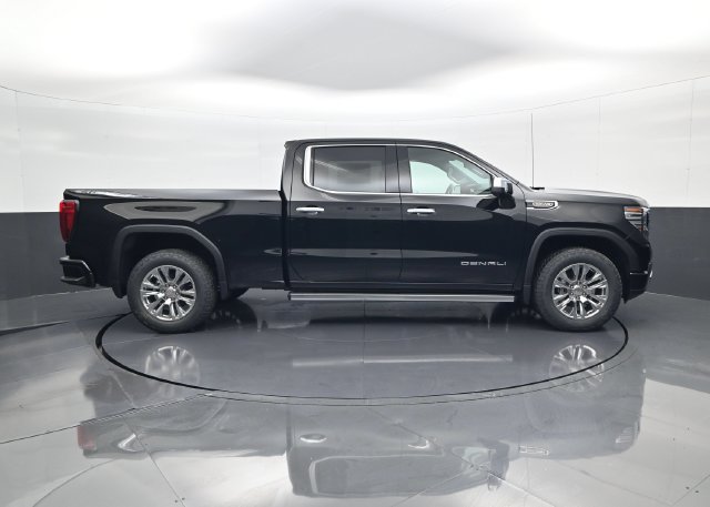 Used 2026 GMC Sierra 1500 Denali AWD/4WD image 4