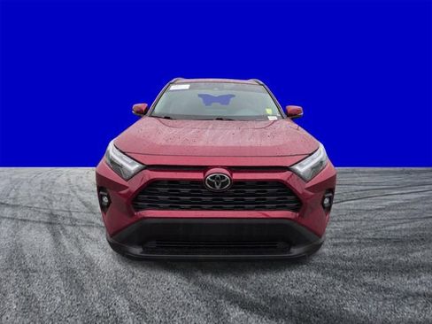 Used 2022 Toyota RAV4 XLE Premium AWD/4WD image 9