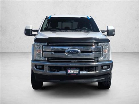 Used 2017 Ford F250 Lariat w/ Lariat Value Package image 2