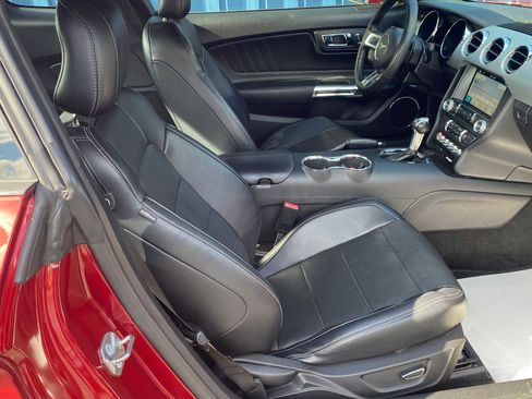 Used 2017 Ford Mustang Premium image 25
