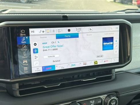 Used 2024 Jeep Wrangler Unlimited Sahara w/ Safety Group image 14